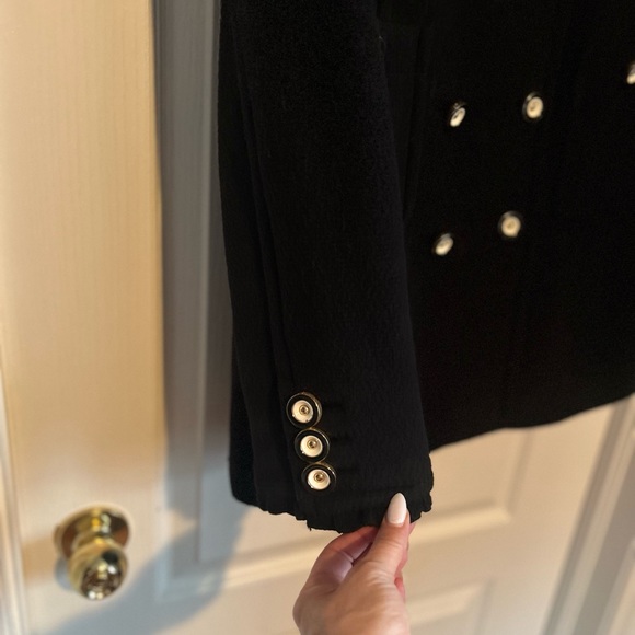 Gorgeous wool coat. Perfect for a special occasion or a day out. - Picture 3 of 5